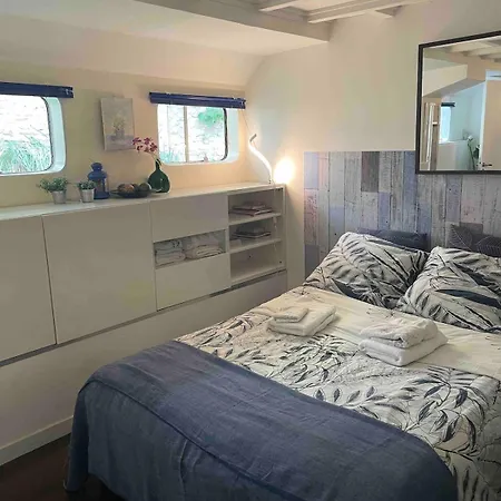 Charming On House Boat アパート ヌイイ＝シュル＝セーヌ