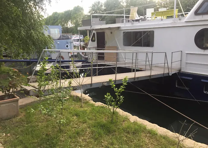 Charming On House Boat Neuilly-sur-Seine